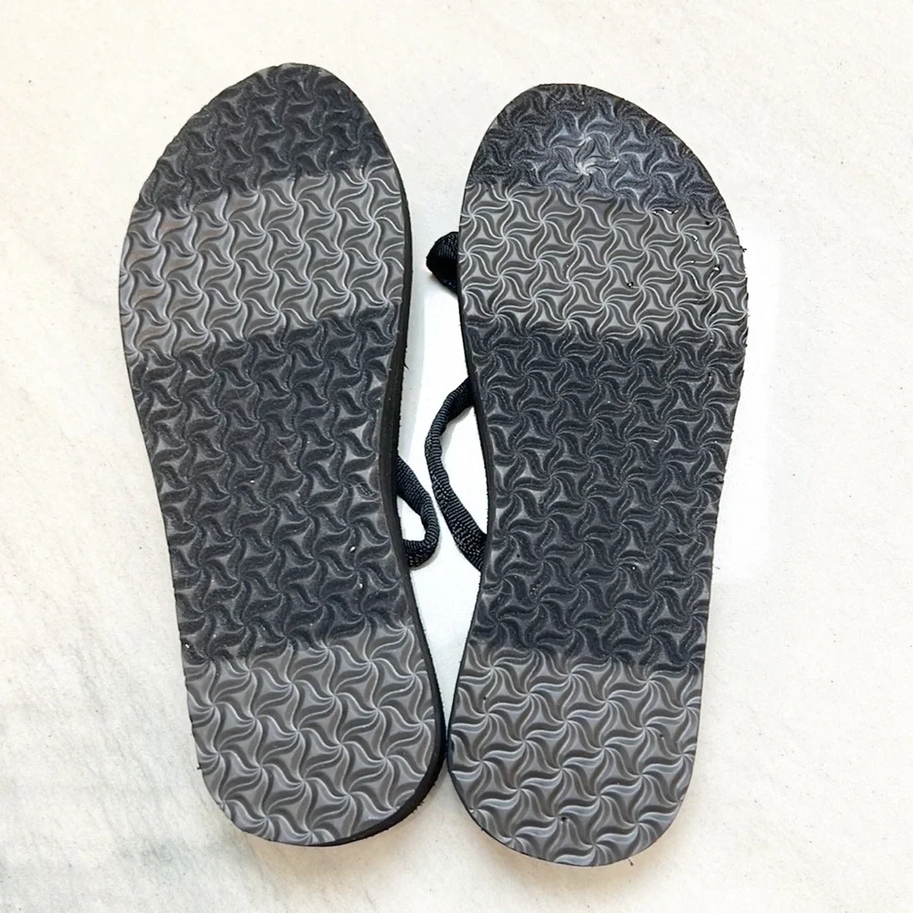 NWOT Teva Women's Olowahu Flip-Flop Black size 8_2